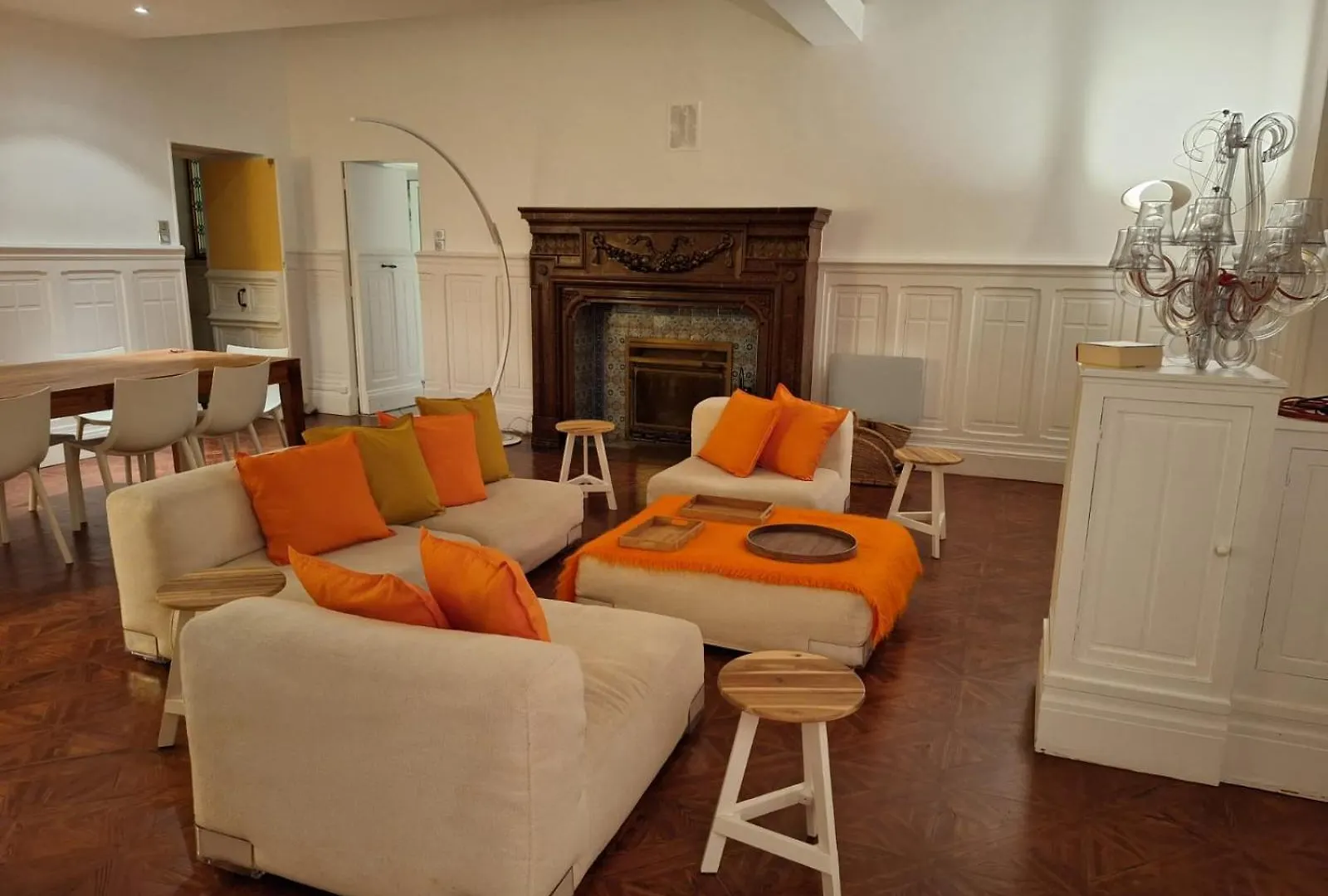 Chateau Charles Roux Sausset-les-Pins 0*,
