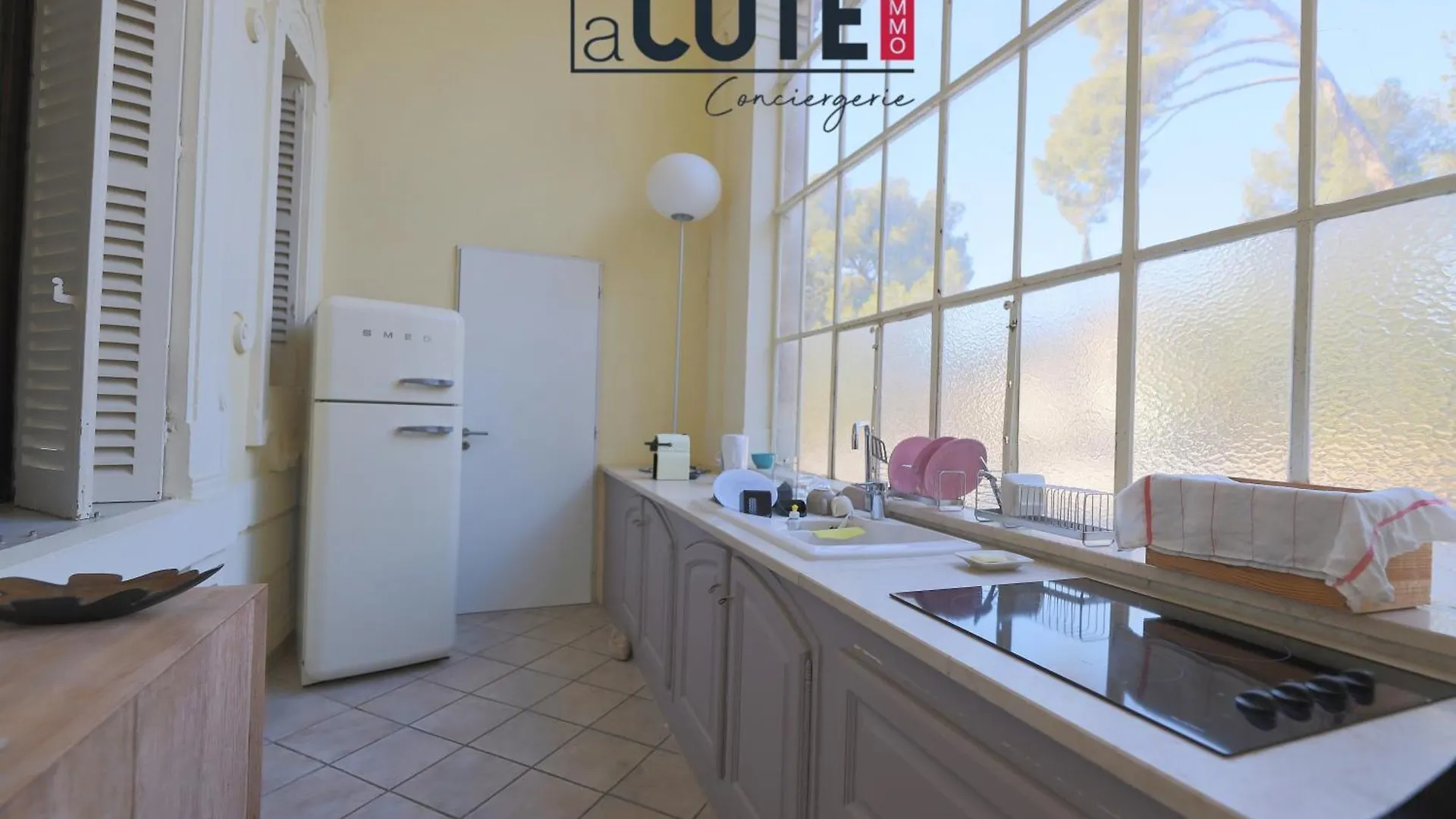 Apartment Chateau Charles Roux Sausset-les-Pins France