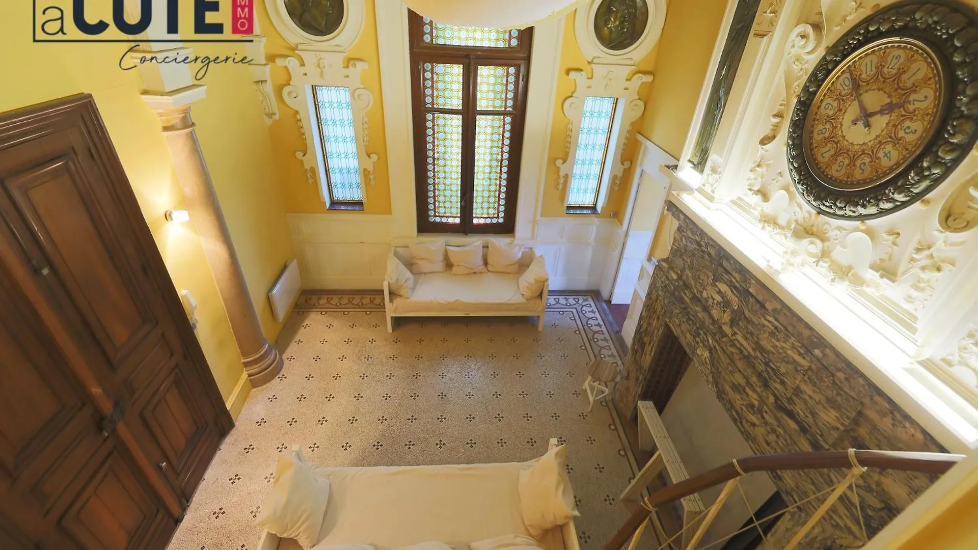 Apartment Chateau Charles Roux Sausset-les-Pins France